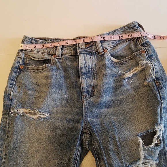 American Eagle Women's Distressed Ripped Washed Blue Jeans Size 4 Short - Picture 8 of 15